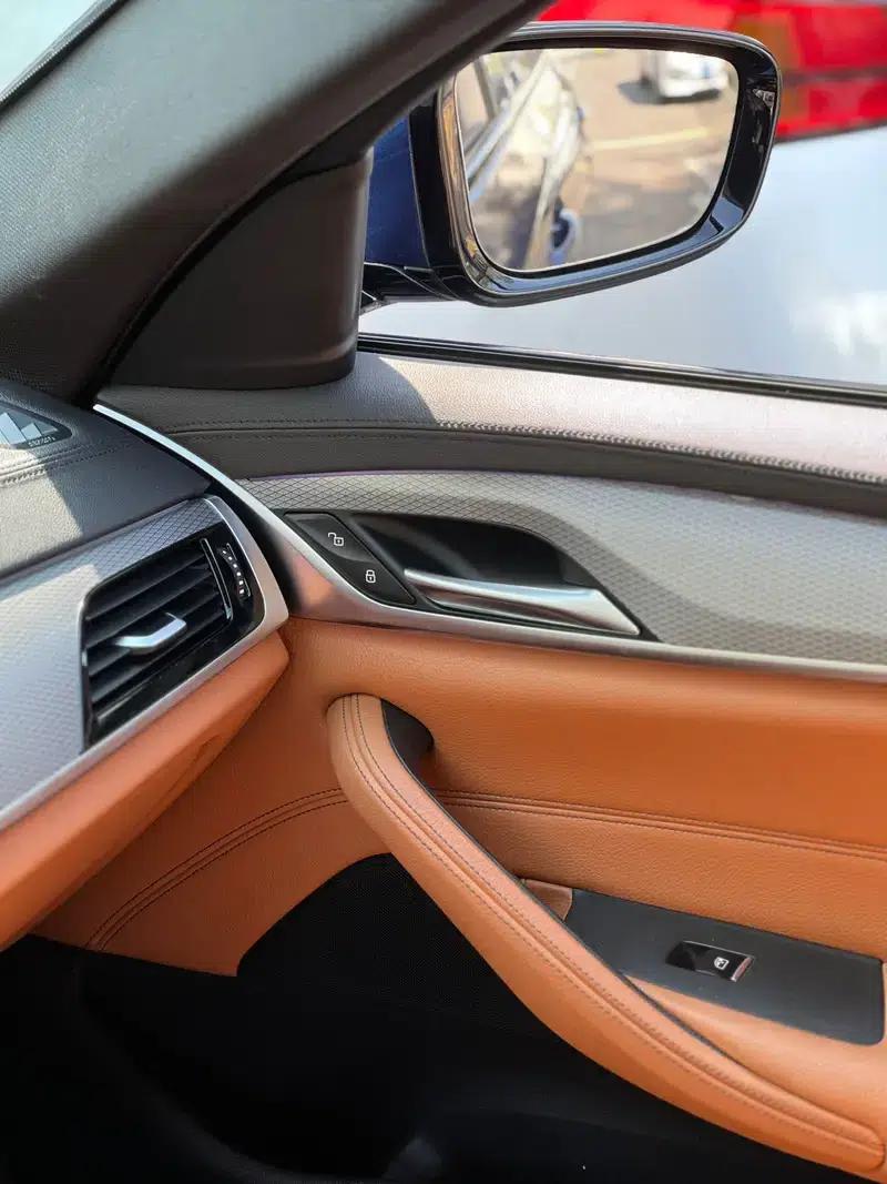 2018 BMW 5 Series (Imported) 525i M Sport Package — миниатюра 11