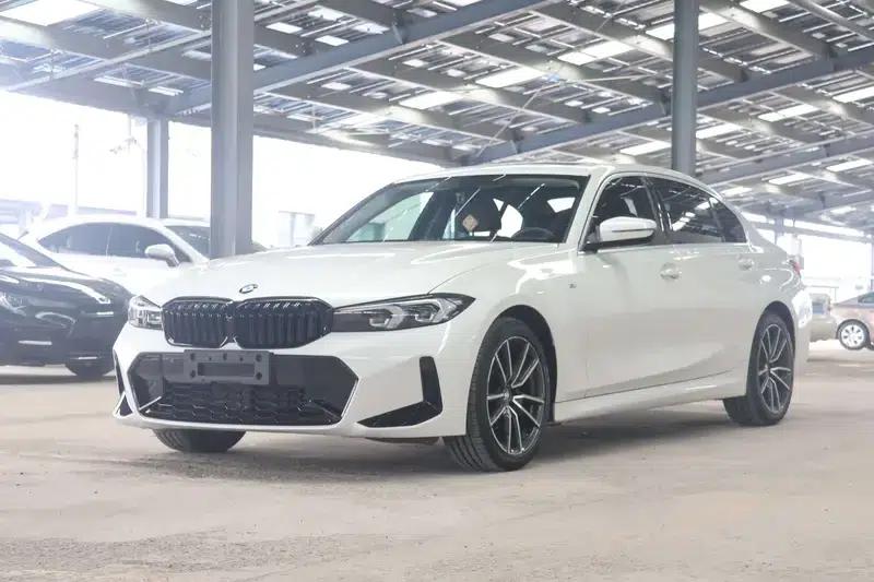 2023 BMW 3 Series 320i M Sport Package — миниатюра 1