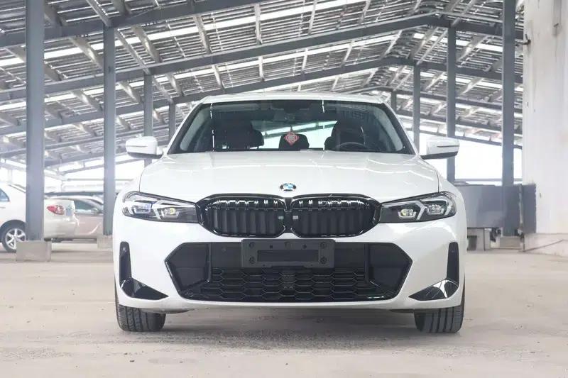 2023 BMW 3 Series 320i M Sport Package — миниатюра 2