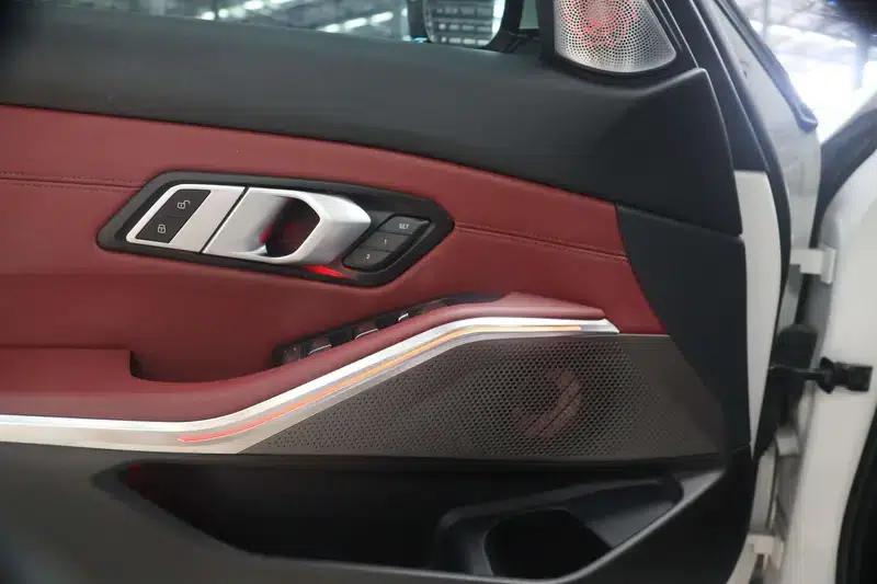 2023 BMW 3 Series 320i M Sport Package — миниатюра 18