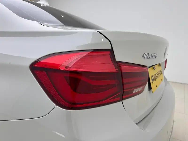 BMW 3 Series 2018 320Li Fashion Edition — миниатюра 13