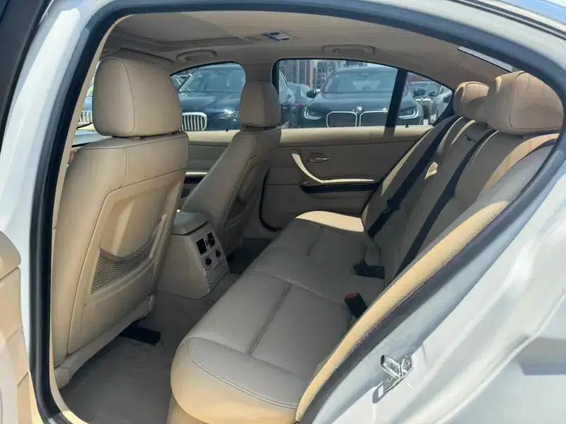 BMW 3 Series 2005 325i Fashion Edition — миниатюра 15