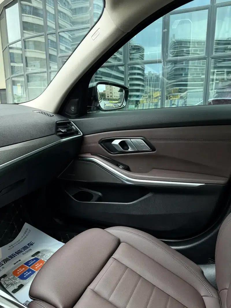 2021 BMW 3 Series 325Li M Sport Shadow Edition — миниатюра 11