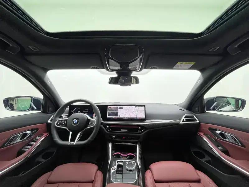 2025 BMW 3 Series 330i M Sport Shadow Edition — миниатюра 14