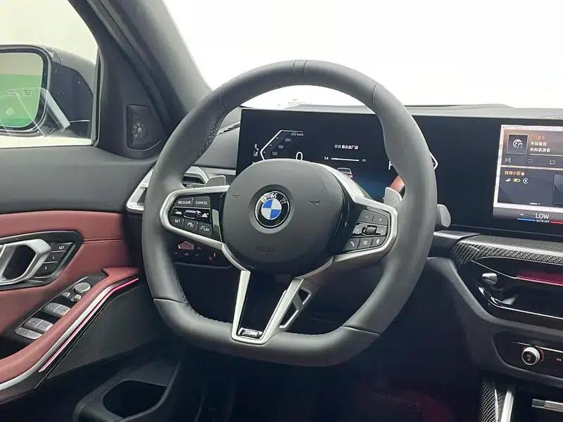 2025 BMW 3 Series 330i M Sport Shadow Edition — миниатюра 16