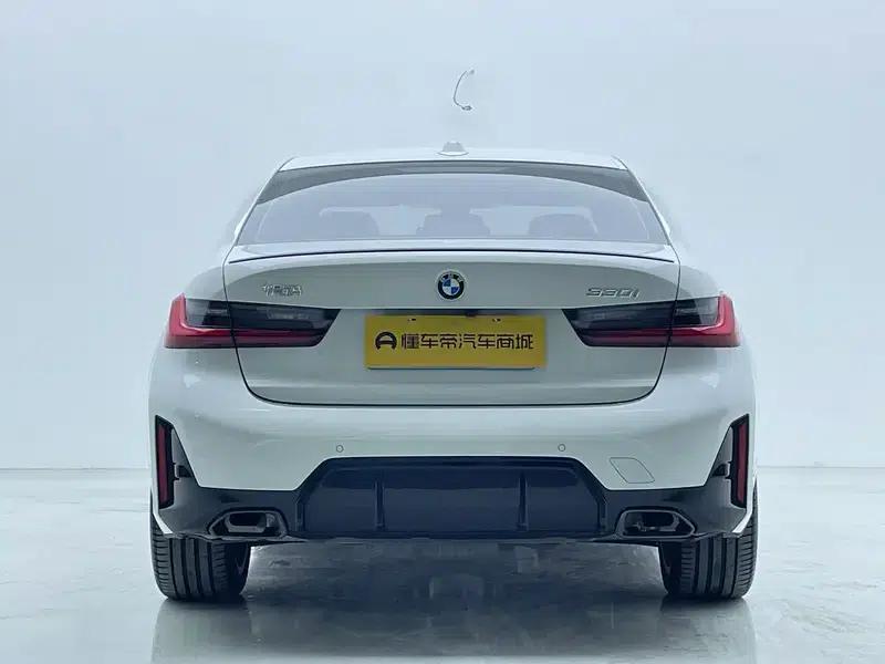 2025 BMW 3 Series 330i M Sport Shadow Edition — миниатюра 6