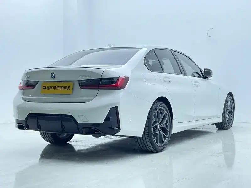 2025 BMW 3 Series 330i M Sport Shadow Edition — миниатюра 7