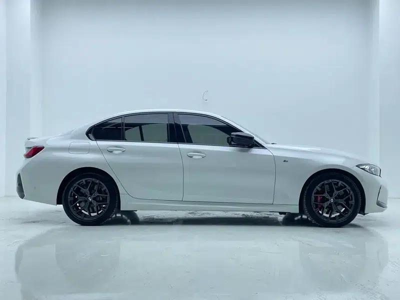 2025 BMW 3 Series 330i M Sport Shadow Edition — миниатюра 8