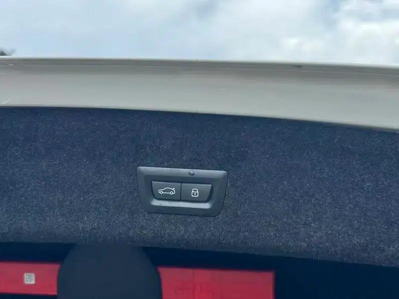 2023 BMW 3 Series 325Li M Sport Package — миниатюра 8