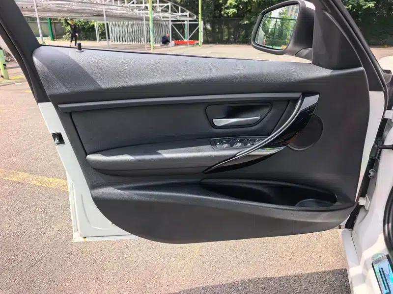 2017 BMW 3 Series 320Li Fashion Edition — миниатюра 12