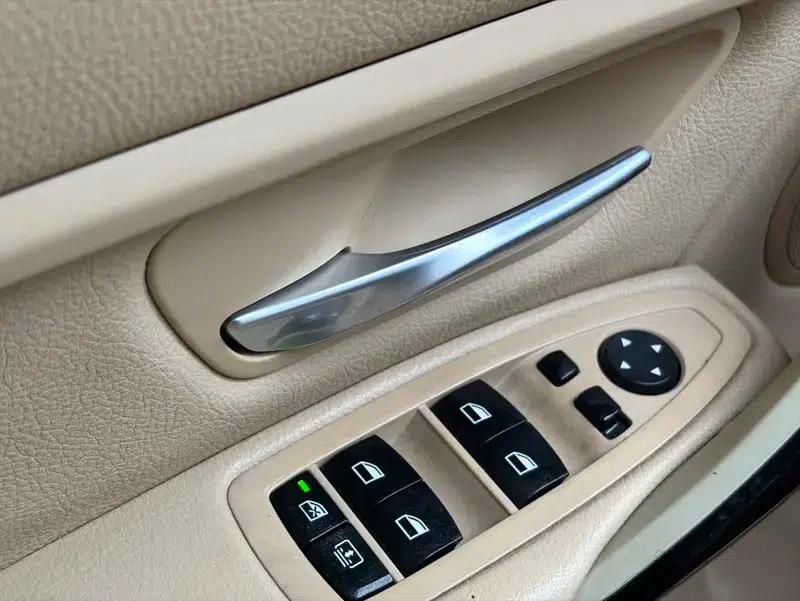 BMW 3 Series 2015 320Li Fashion Edition — миниатюра 19