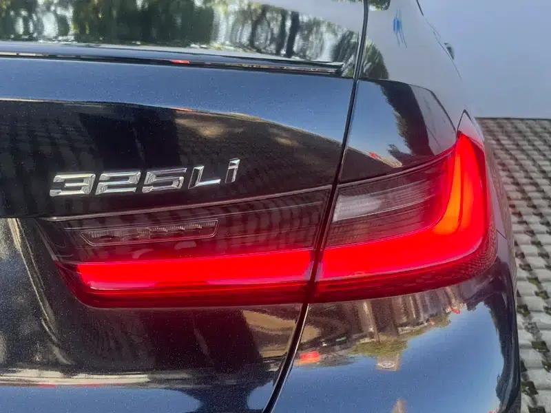 2023 BMW 3 Series 325Li M Sport Shadow Edition — миниатюра 6