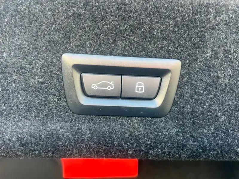 2023 BMW 3 Series 325Li M Sport Shadow Edition — миниатюра 9