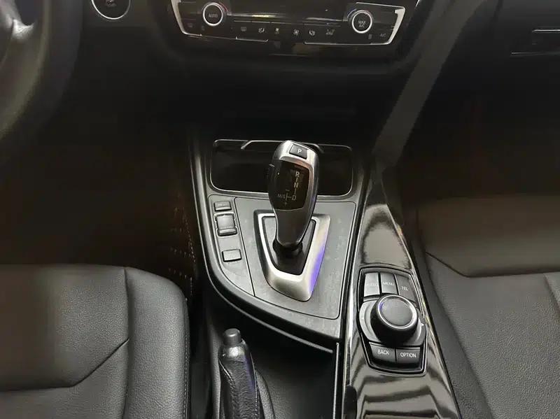 2016 BMW 3 Series 316Li Fashion Edition — миниатюра 17