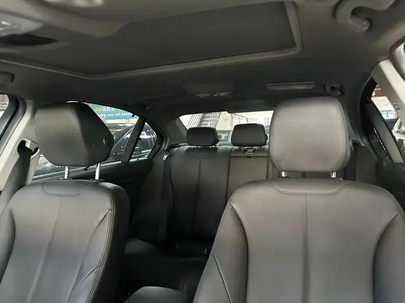 2016 BMW 3 Series 316Li Fashion Edition — миниатюра 20