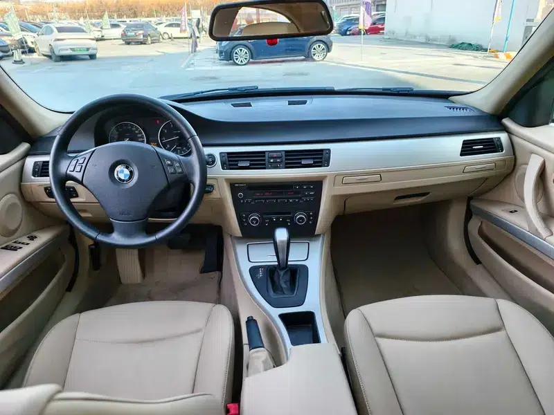 BMW 3 Series 2011 318i Leading Edition — миниатюра 12