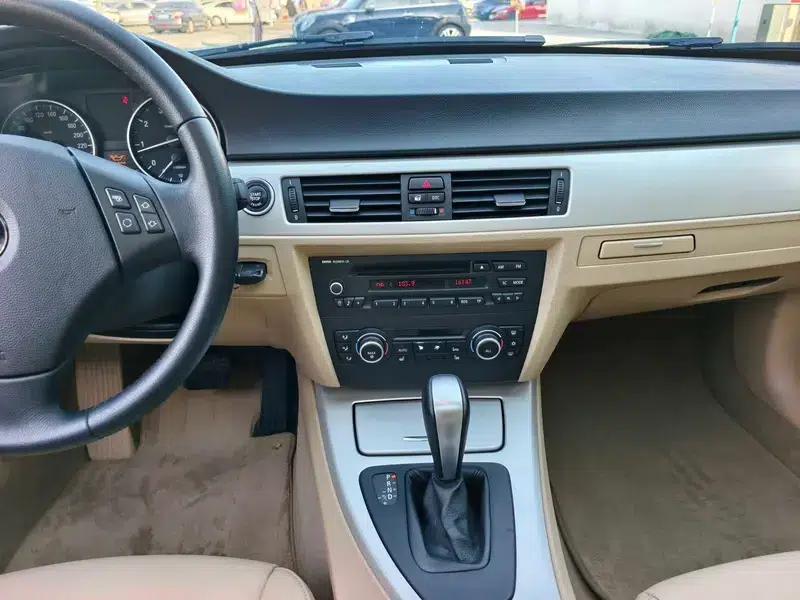 BMW 3 Series 2011 318i Leading Edition — миниатюра 13