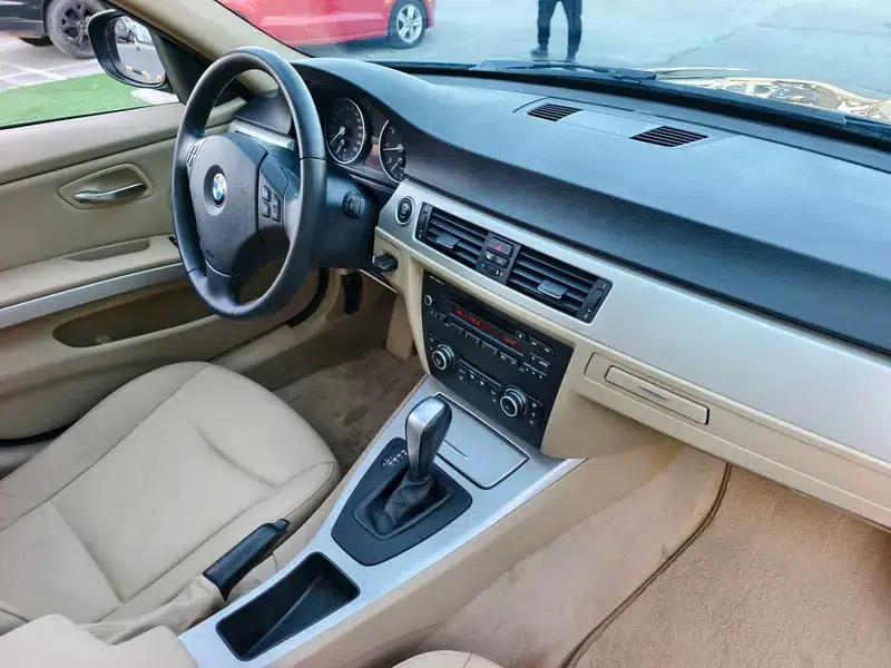 BMW 3 Series 2011 318i Leading Edition — миниатюра 16