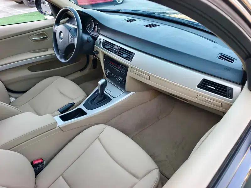 BMW 3 Series 2011 318i Leading Edition — миниатюра 18