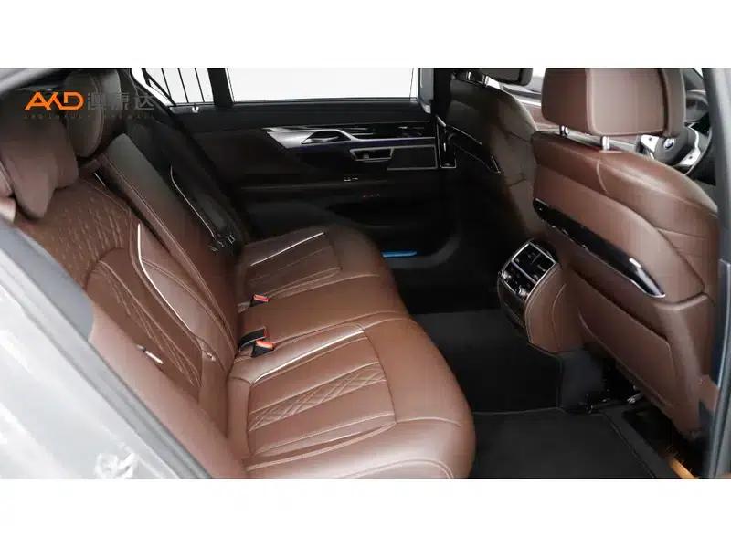 2021 BMW 7 Series 730Li M Sport Package — миниатюра 8