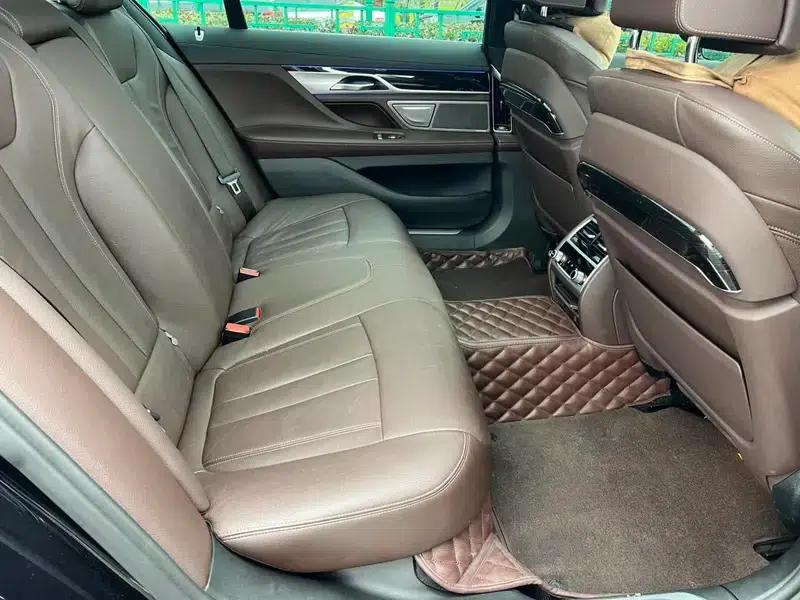2018 BMW 7 Series 730Li Leading Edition M Sport Package — миниатюра 15