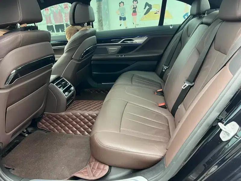 2018 BMW 7 Series 730Li Leading Edition M Sport Package — миниатюра 17