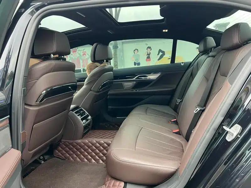 2018 BMW 7 Series 730Li Leading Edition M Sport Package — миниатюра 18