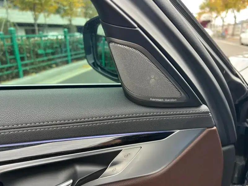 2018 BMW 7 Series 730Li Leading Edition M Sport Package — миниатюра 8