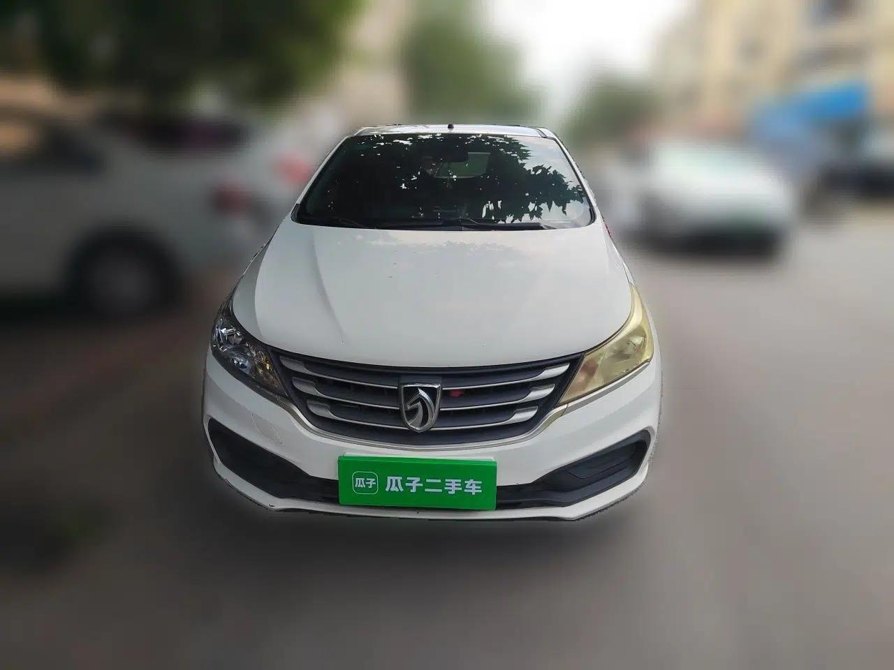 Baojun 310 2016 1.2L manual Comfort trim level — миниатюра 2