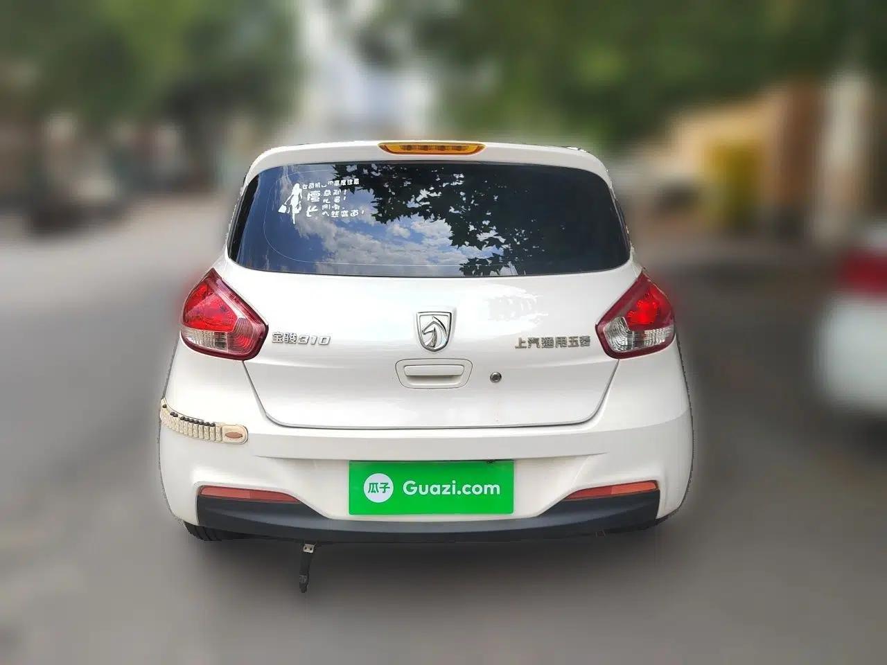 Baojun 310 2016 1.2L manual Comfort trim level — миниатюра 5