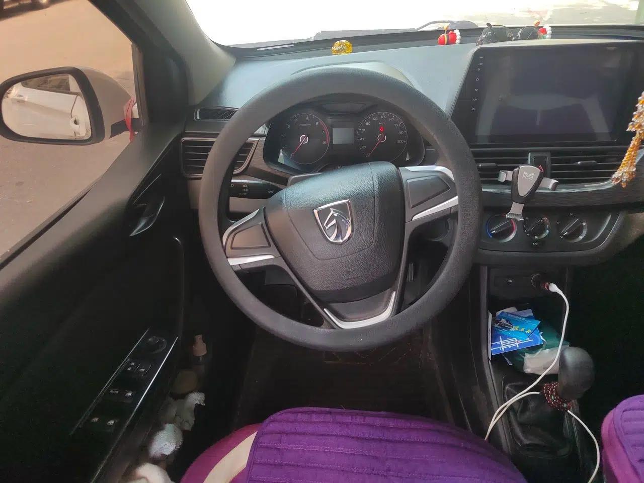 Baojun 310 2016 1.2L manual Comfort trim level — миниатюра 10