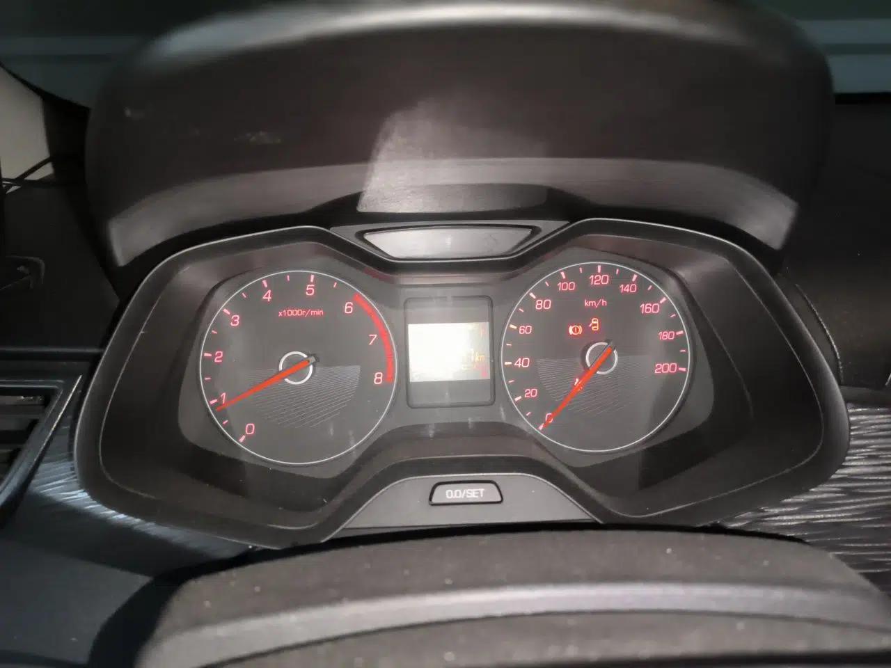 Baojun 310 2016 1.2L manual Comfort trim level — миниатюра 11