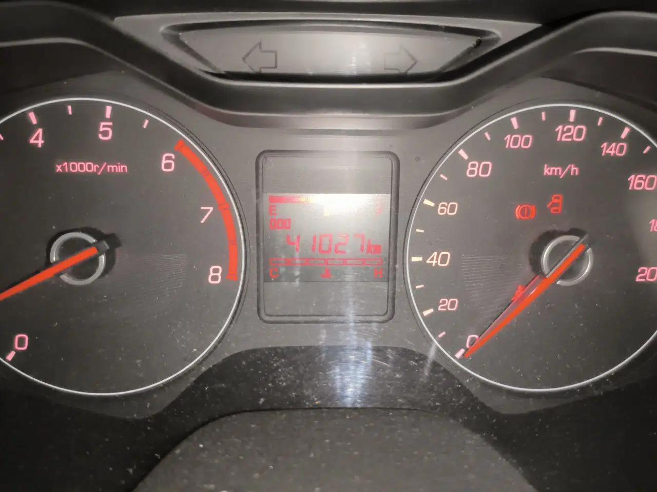 Baojun 310 2016 1.2L manual Comfort trim level — миниатюра 12