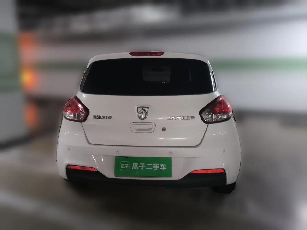 Baojun 310 2016 1.2L manual Comfort trim level — миниатюра 5