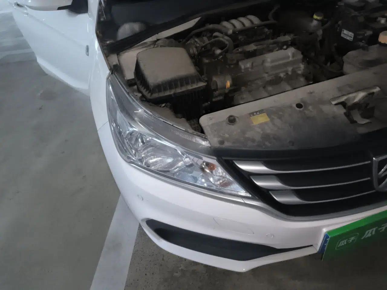 Baojun 310 2016 1.2L manual Comfort trim level — миниатюра 7