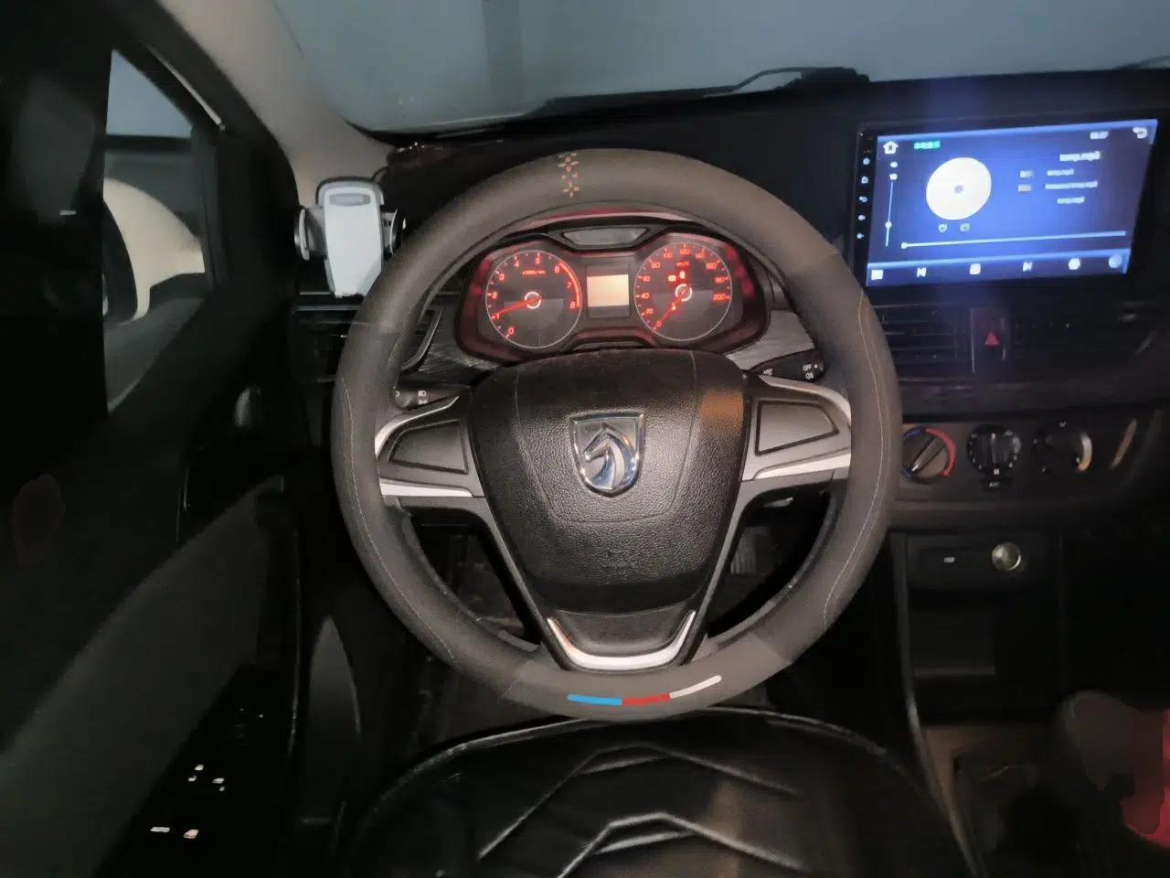 Baojun 310 2016 1.2L manual Comfort trim level — миниатюра 10
