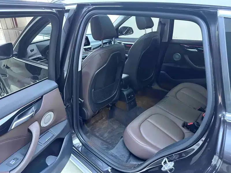 BMW X1 2022 sDrive20Li Premium — миниатюра 21