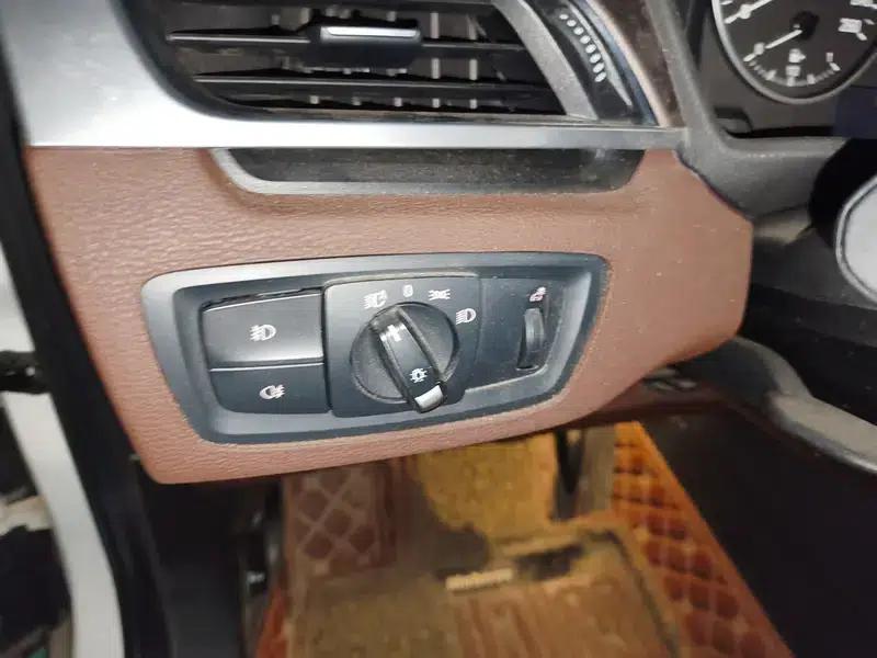 BMW X1 2018 sDrive20Li Leading Edition — миниатюра 13