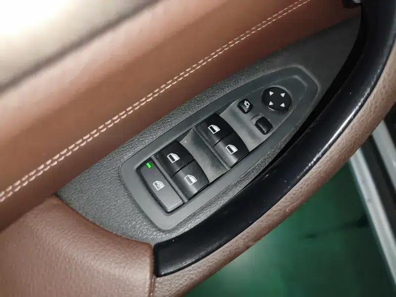 BMW X1 2018 sDrive20Li Leading Edition — миниатюра 15