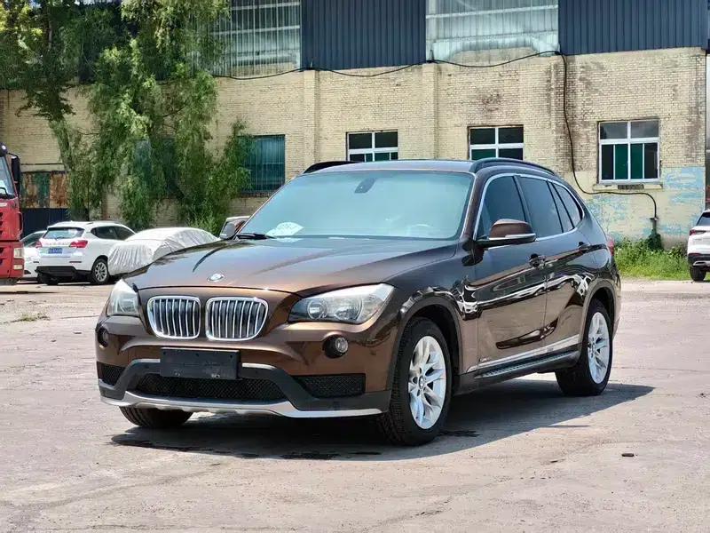 BMW X1 2015 sDrive18i Leading Upgrade Edition — миниатюра 1