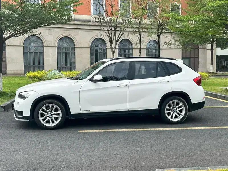 BMW X1 2015 sDrive18i Fashion Upgrade Edition — миниатюра 2
