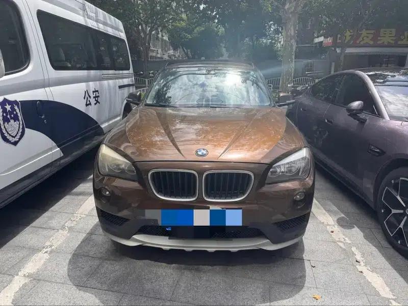 BMW X1 2015 sDrive18i Fashion Upgrade Edition — миниатюра 2