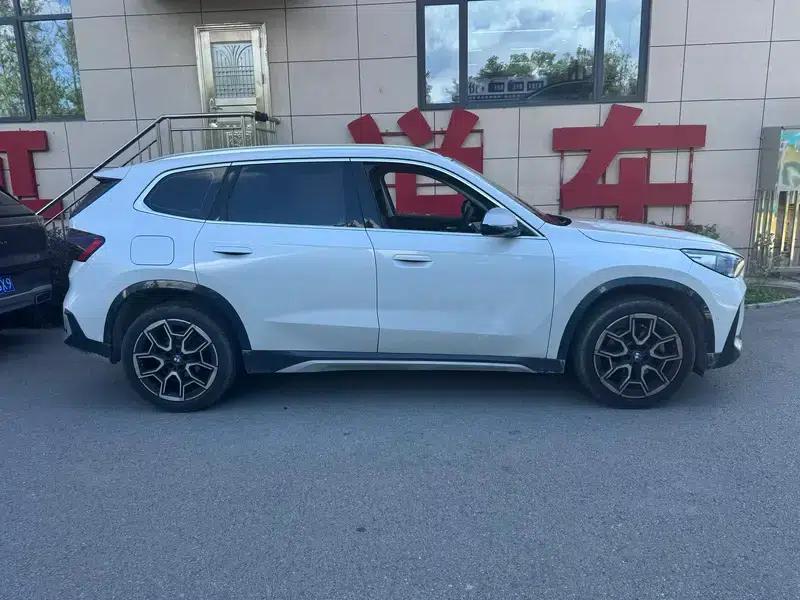 BMW X1 2023 sDrive25Li M Sport Package — миниатюра 3