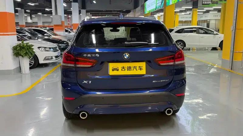 BMW X1 2020 sDrive25Li Leading Edition — миниатюра 6