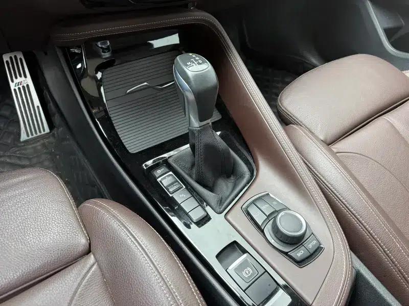 BMW X1 2016 sDrive18Li Luxury — миниатюра 9