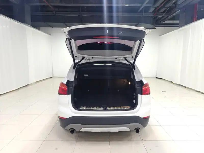 BMW X1 2018 xDrive20Li Premium — миниатюра 20