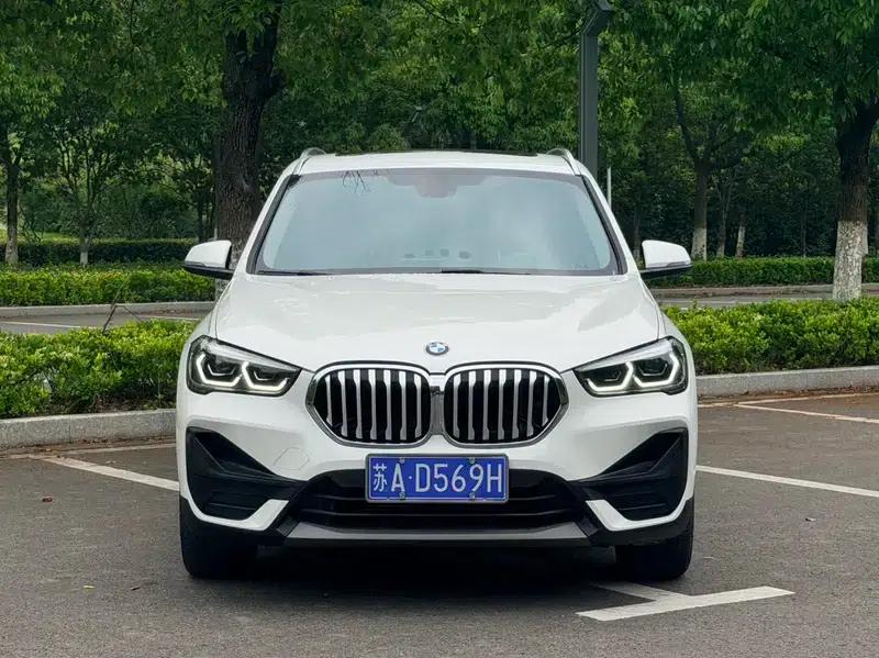 BMW X1 2021 sDrive25Li Leading Edition — миниатюра 2