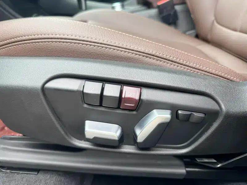 BMW X1 2021 sDrive25Li Leading Edition — миниатюра 14