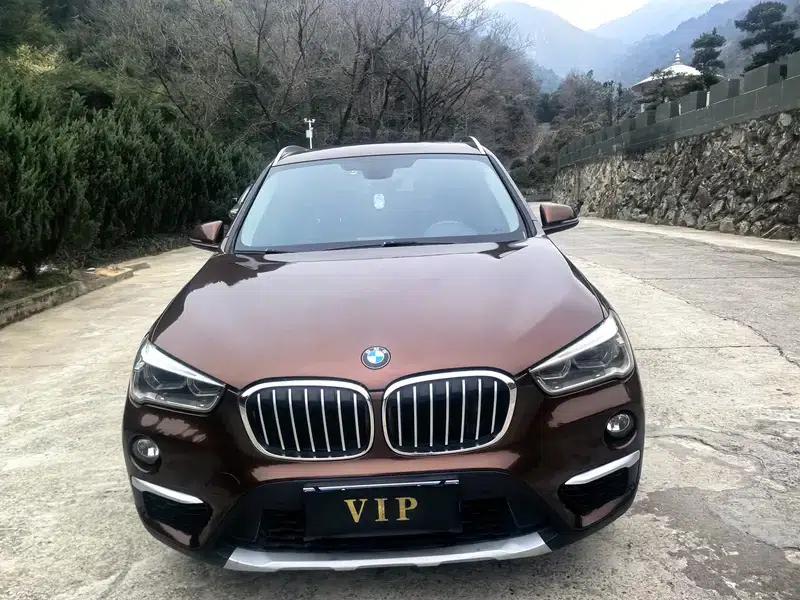 BMW X1 2016 sDrive18Li Luxury — миниатюра 2
