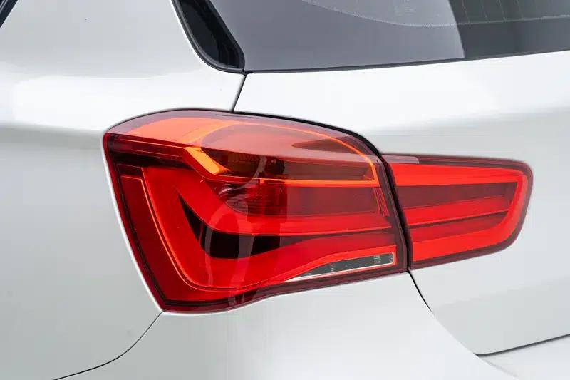 BMW 1 Series (Imported) 2018 118i Leading Edition — миниатюра 13
